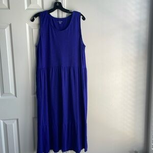 Sleeveless maxi dress